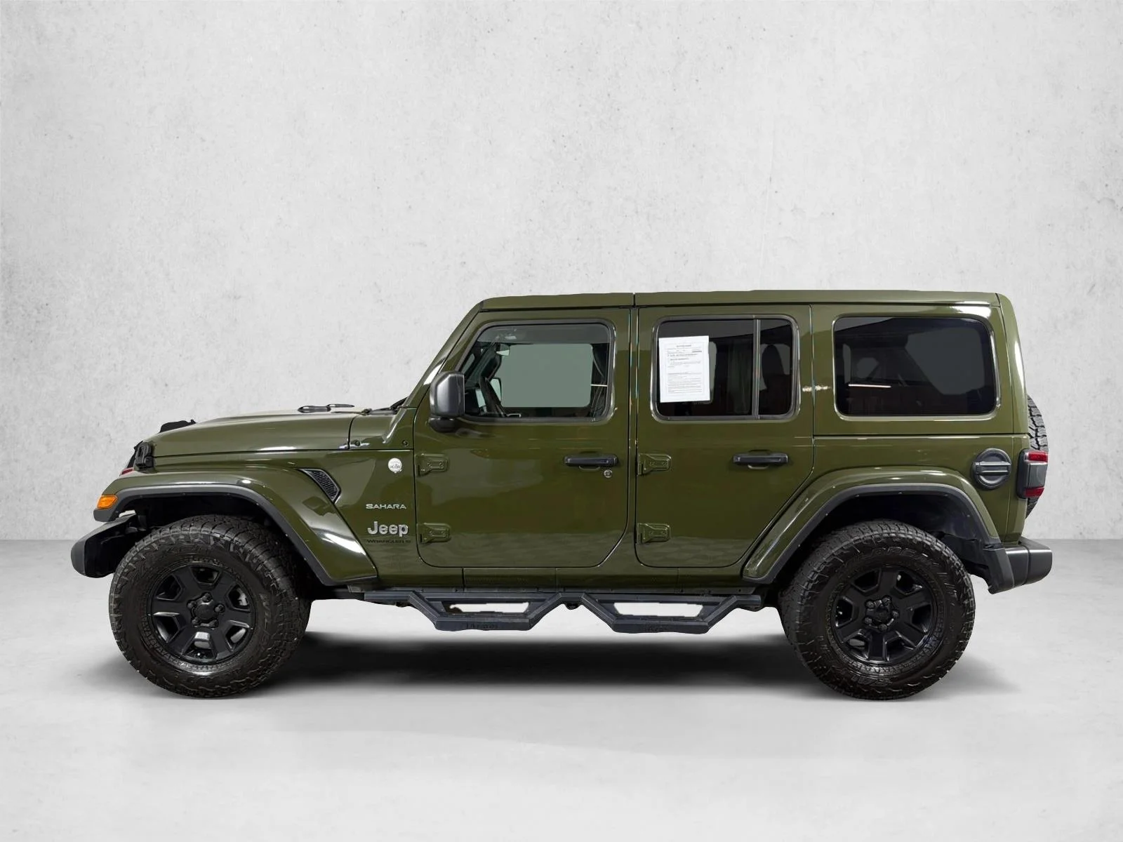 Used 2024 Green Jeep Sahara image 6