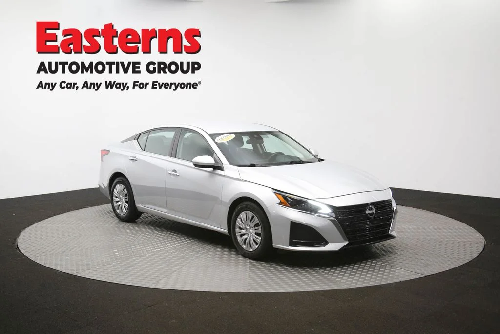 Used 2023 Silver Nissan 2.5 S image 47