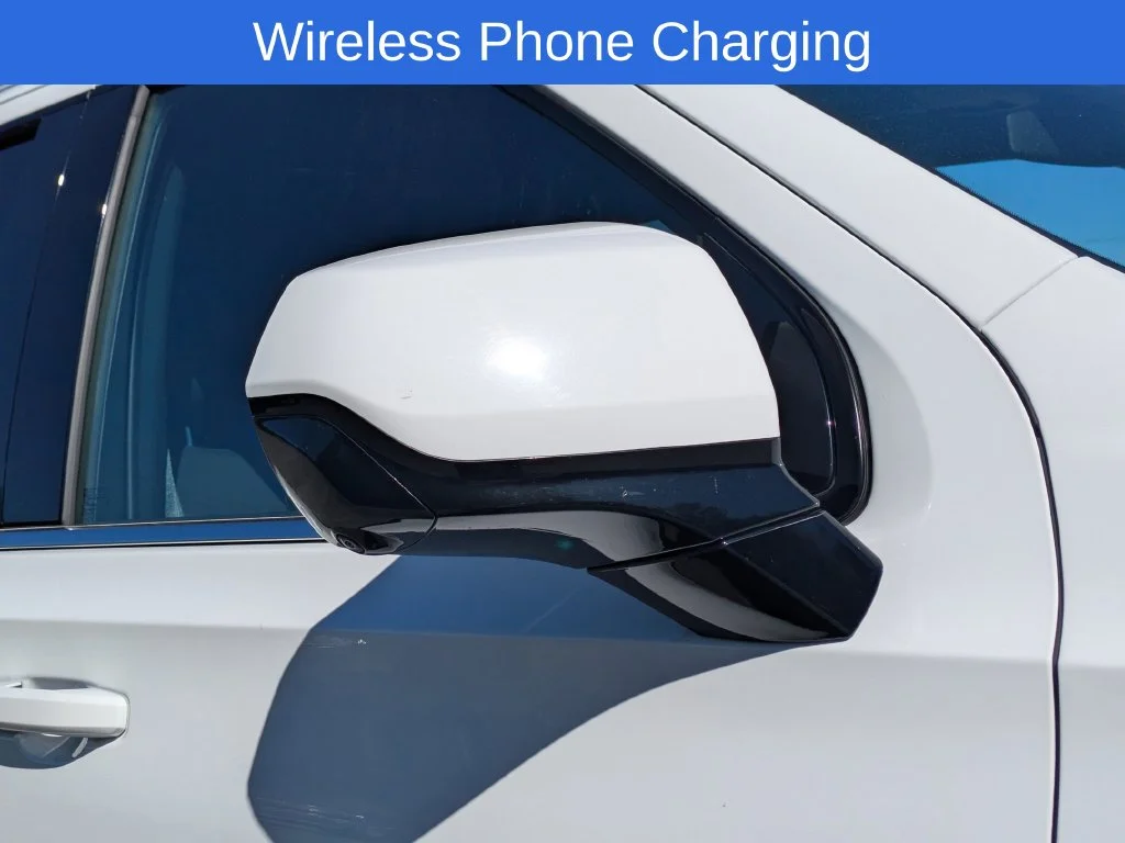 Used 2025 White Chevrolet LT image 12