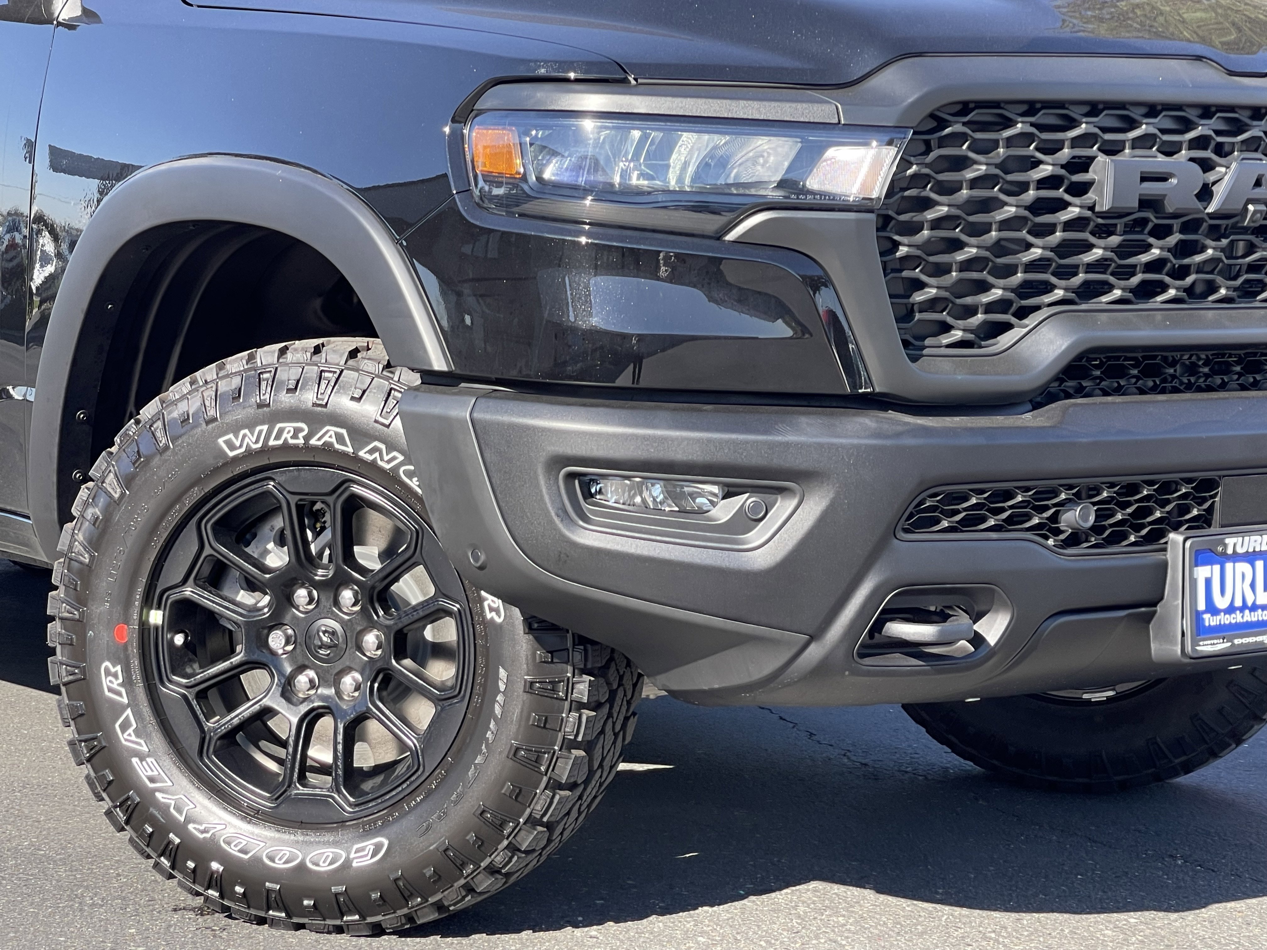 View vehicle photo 3