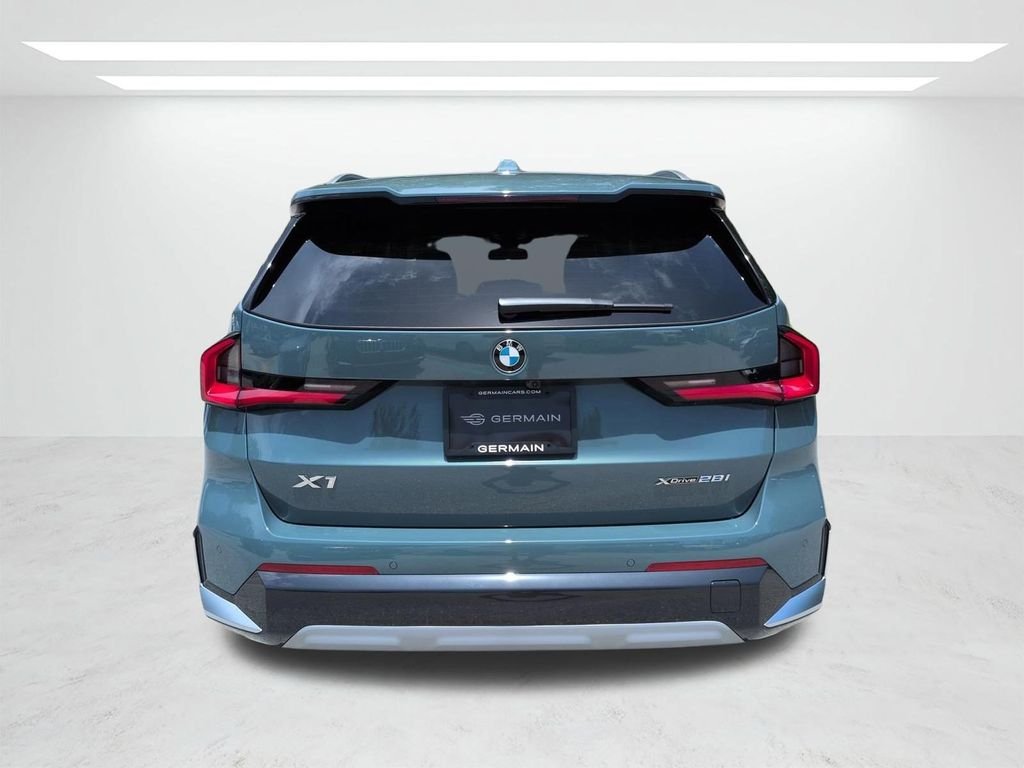 New 2026 Green Metallic BMW xDrive28i image 5