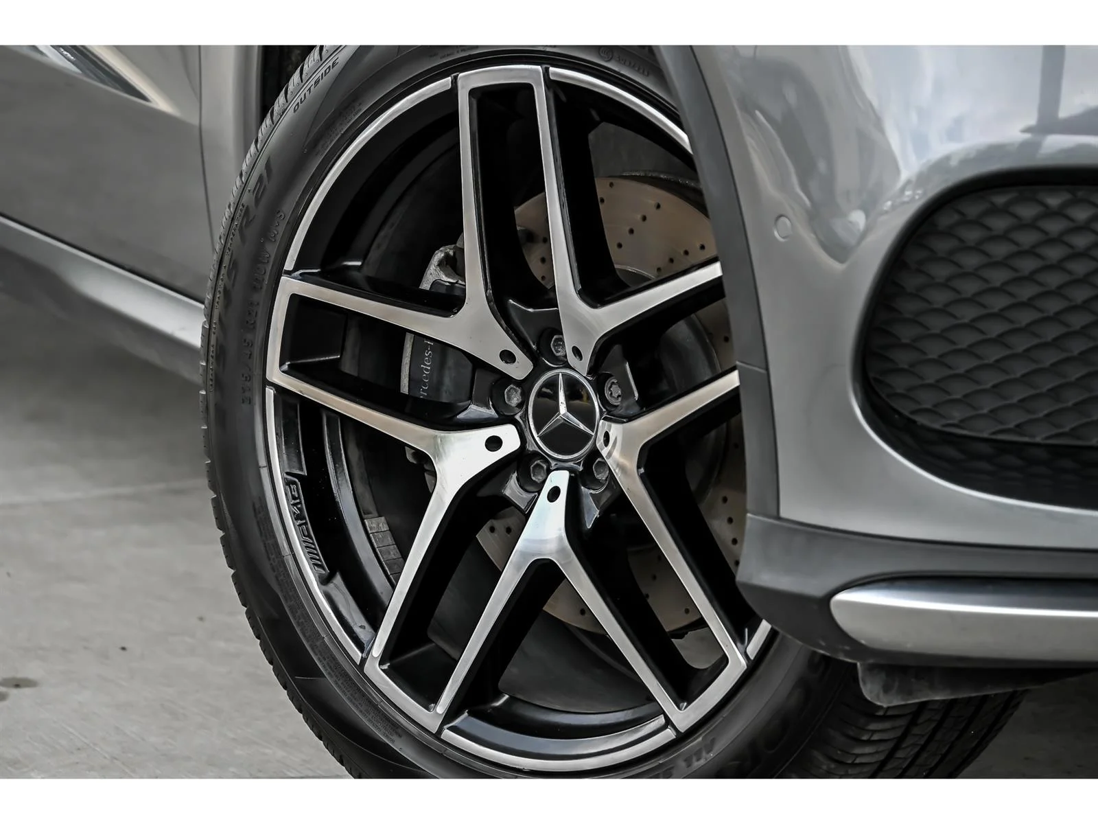 Used 2019 Gray Mercedes-Benz AMG® GLE 43 image 3