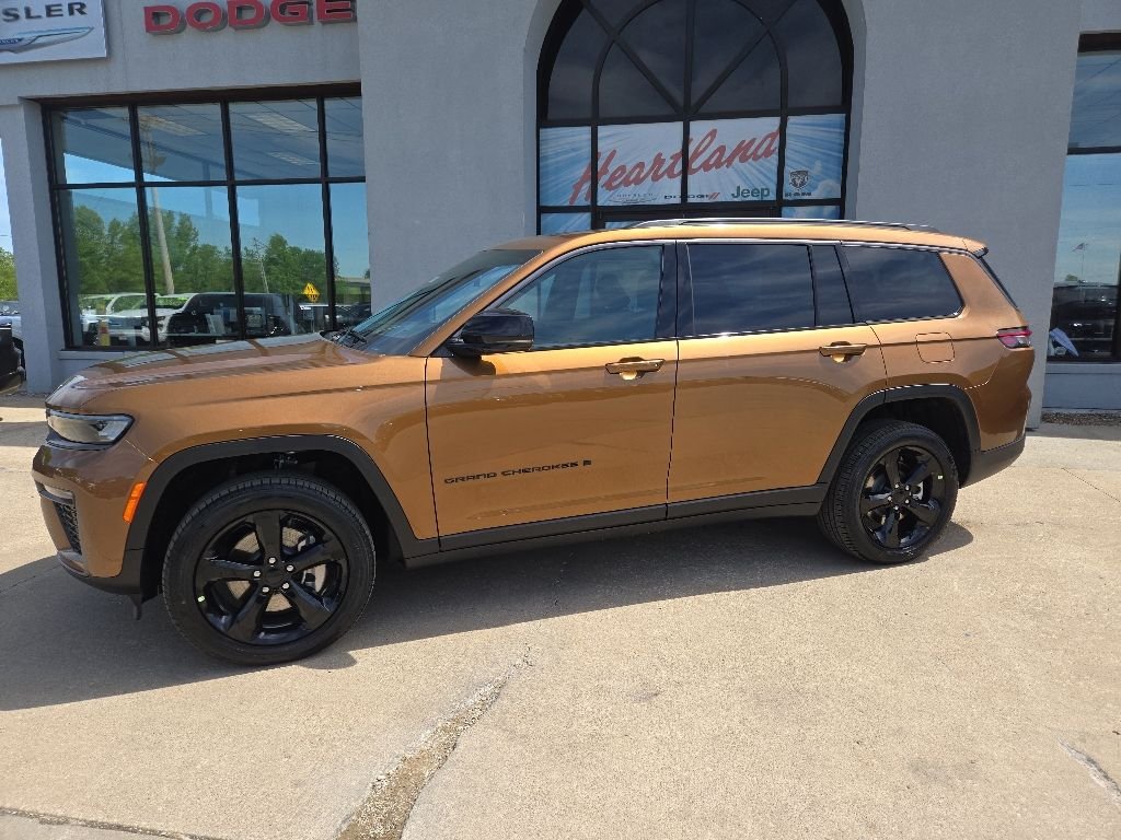 New 2026 Copper Shino Metallic Clear-Coat Exterior Paint Jeep Limited image 4