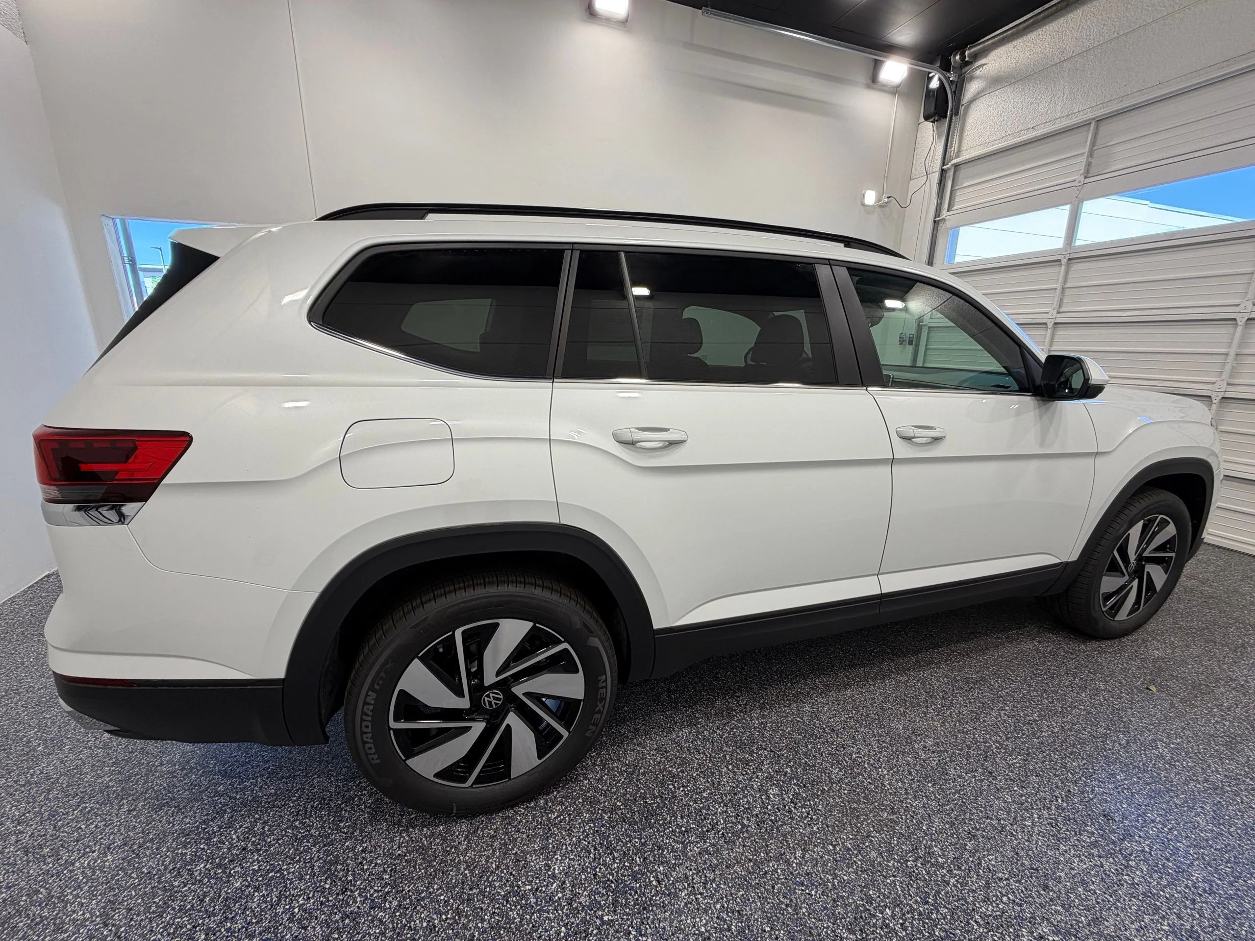 New 2026 White Volkswagen 2.0T SE w/Technology image 7