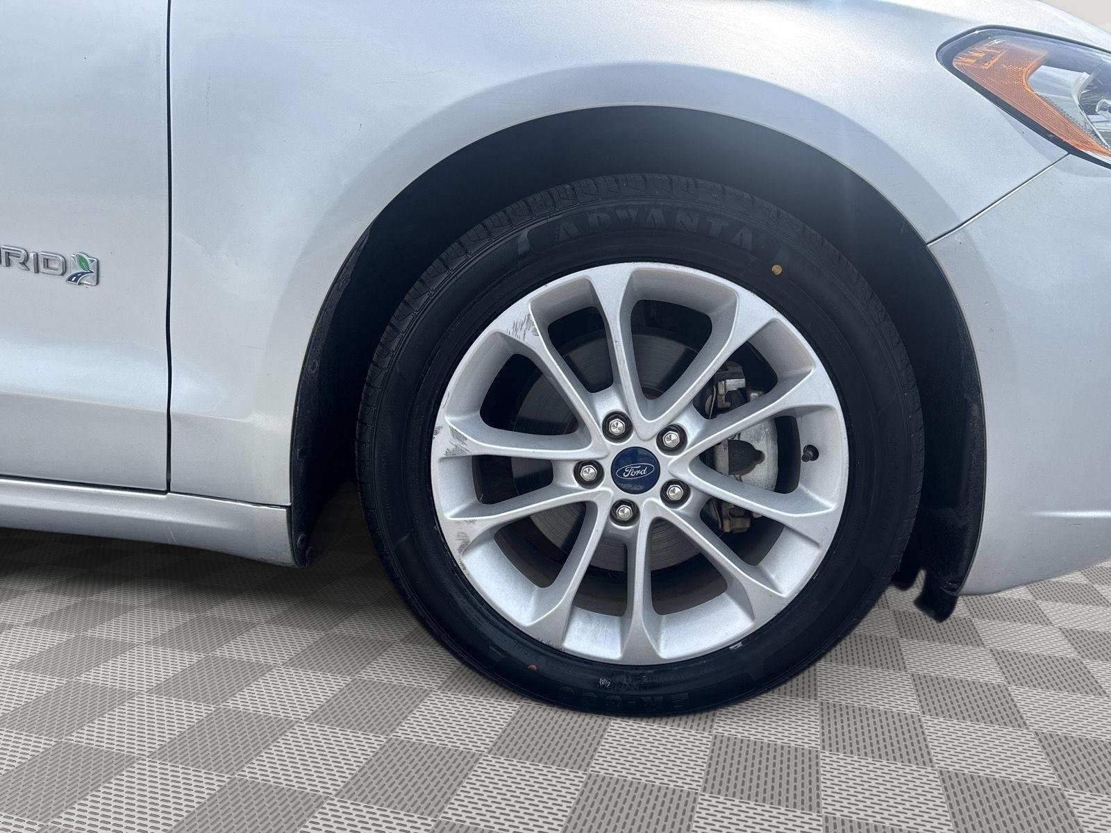 Used 2019 Ingot Silver Ford SE image 13