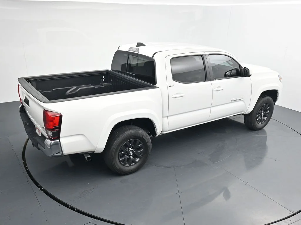 Used 2023 White Toyota SR5 image 26
