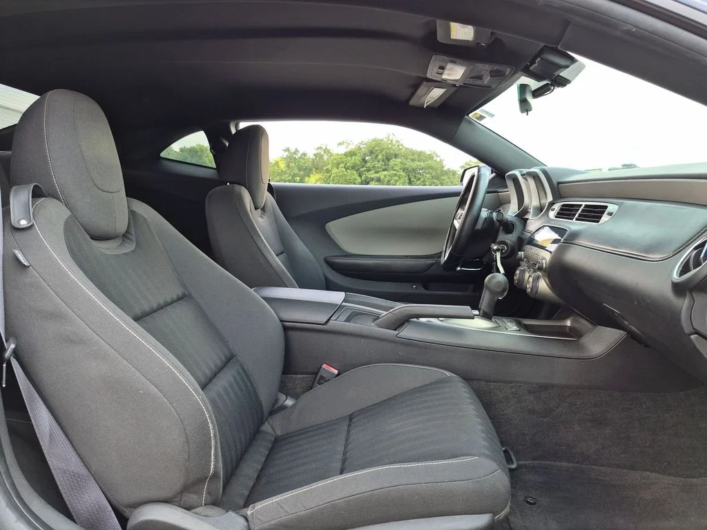 Used 2014 Blue Chevrolet 2LS image 19
