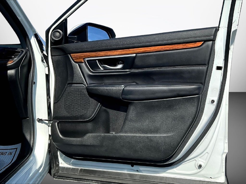 Used 2022 White Honda EX-L image 31