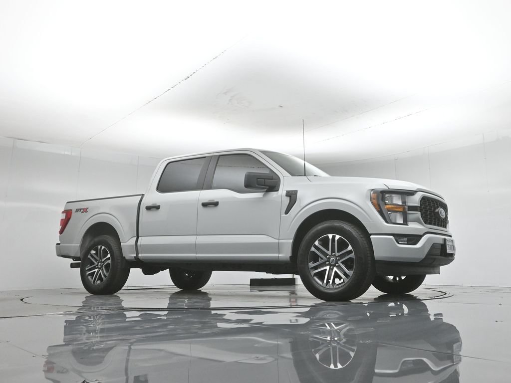 Certified Used 2023 White Ford XL image 4