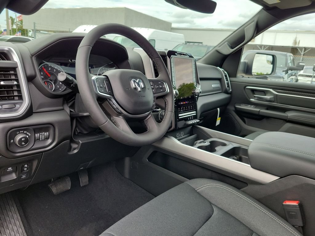 New 2026 Diamond Black Crystal Pearl-Coat Exterior Paint RAM Big Horn/Lone Star image 10