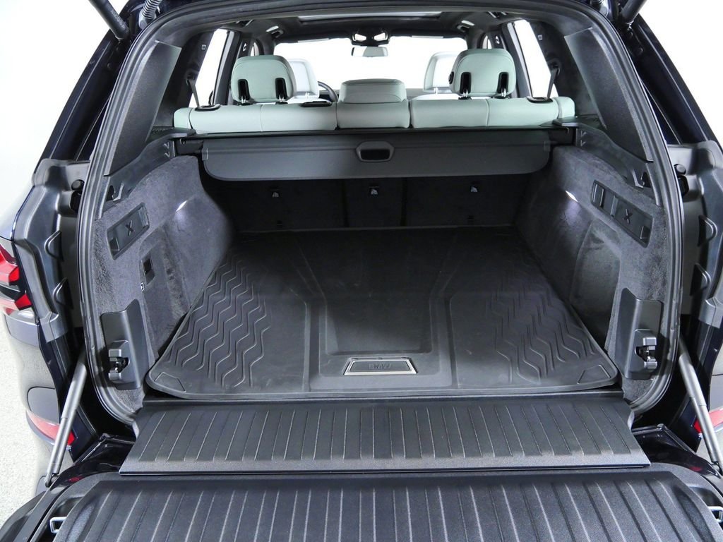 2026 BMW X5 M60i - Photo 25