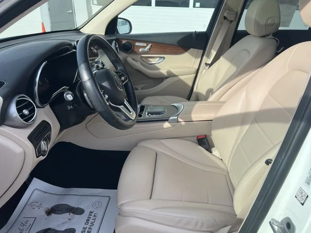 Used 2022 White Mercedes-Benz GLC 300 image 23