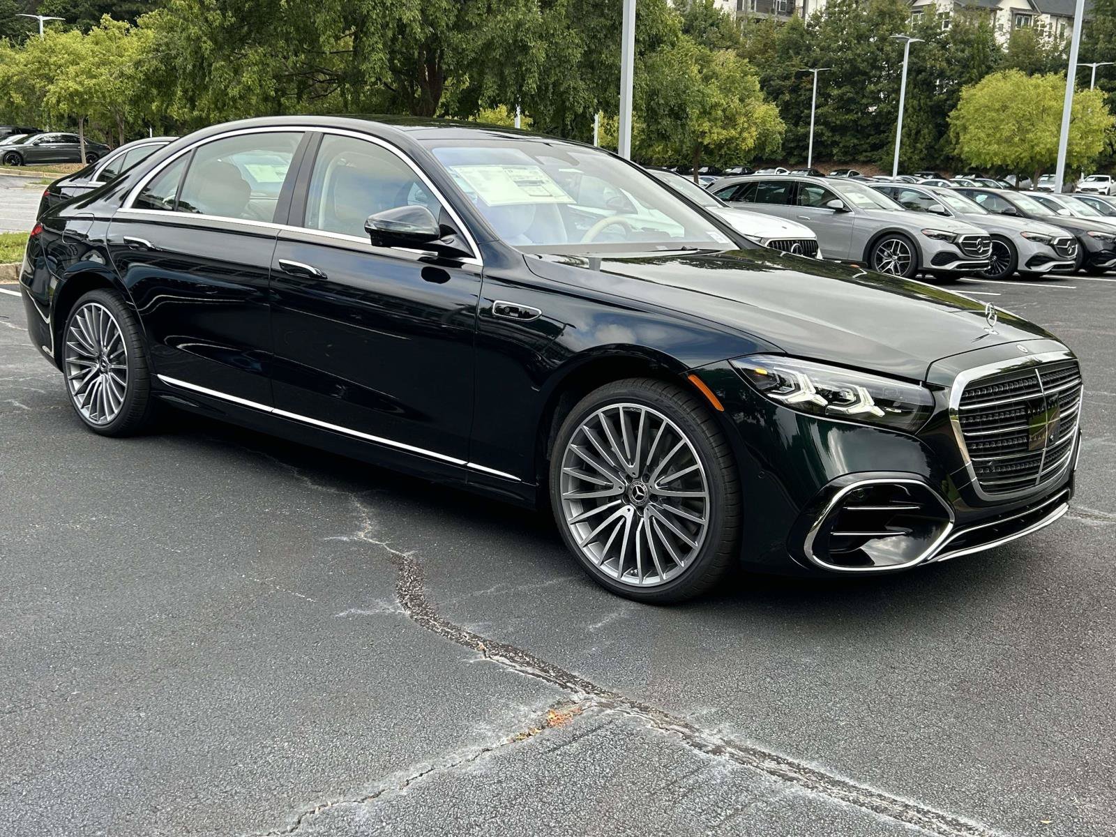 New 2027 Emerald Green Metallic Mercedes-Benz S 580 4MATIC® Sedan image 4