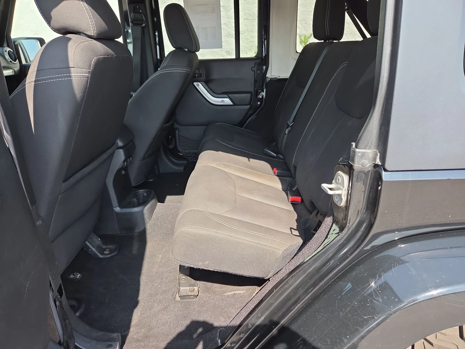 Used 2016 Black Clearcoat Jeep Unlimited Sahara image 25
