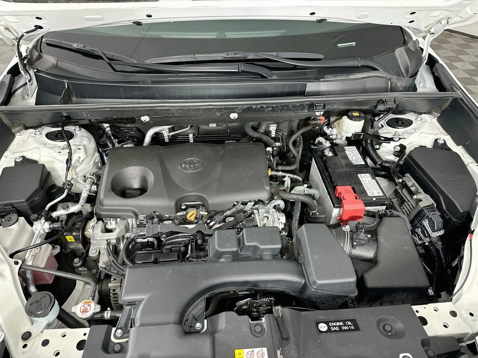 Used 2023 Ice Toyota XLE image 31
