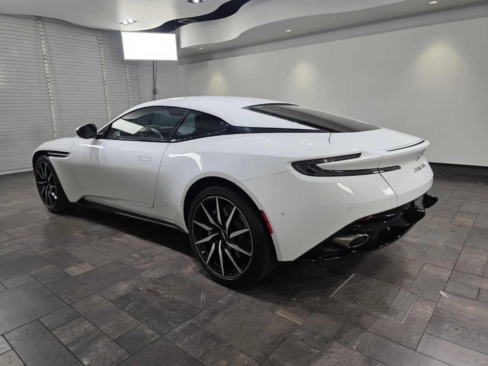 Used 2023 Lunar White Aston Martin V8 Coupe image 2
