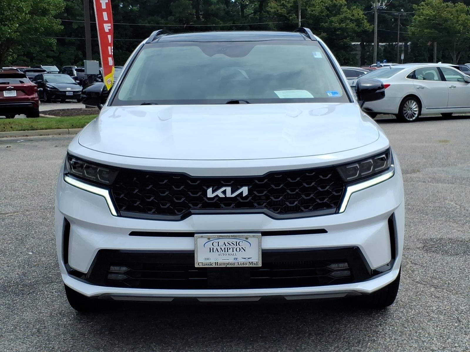 Used 2023 Glacial White Pearl Kia SX image 2