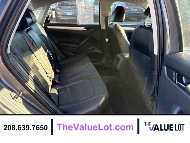 Used 2012 Gray Volkswagen 2.5 SE image 16