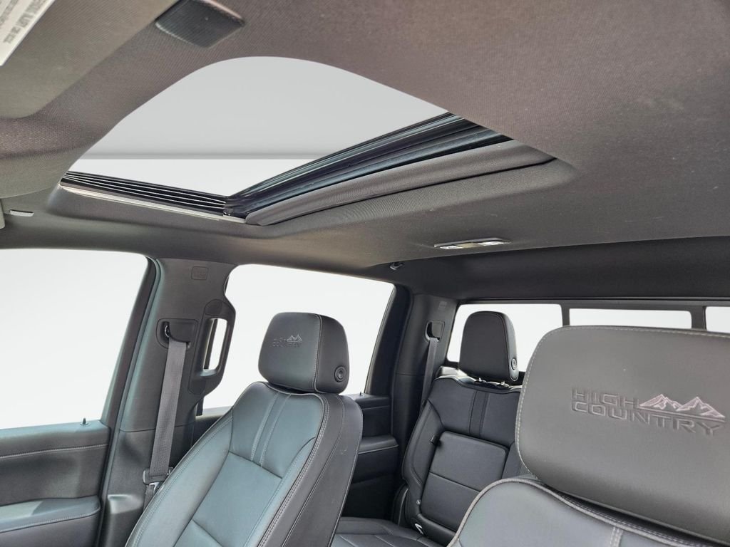 Used 2021 White Chevrolet High Country image 17