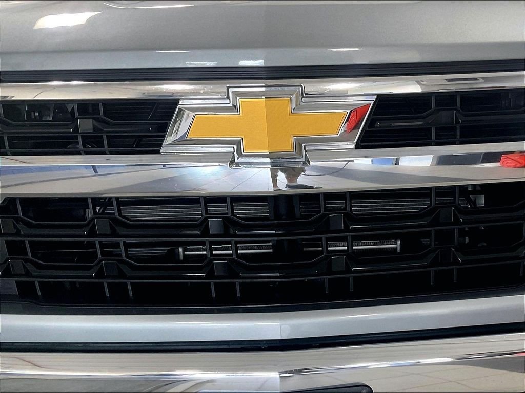 Used 2023 Gray Chevrolet LT image 32