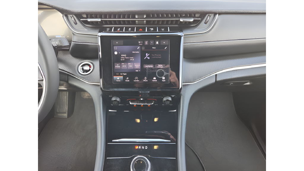 Used 2024 White Jeep Laredo X image 15