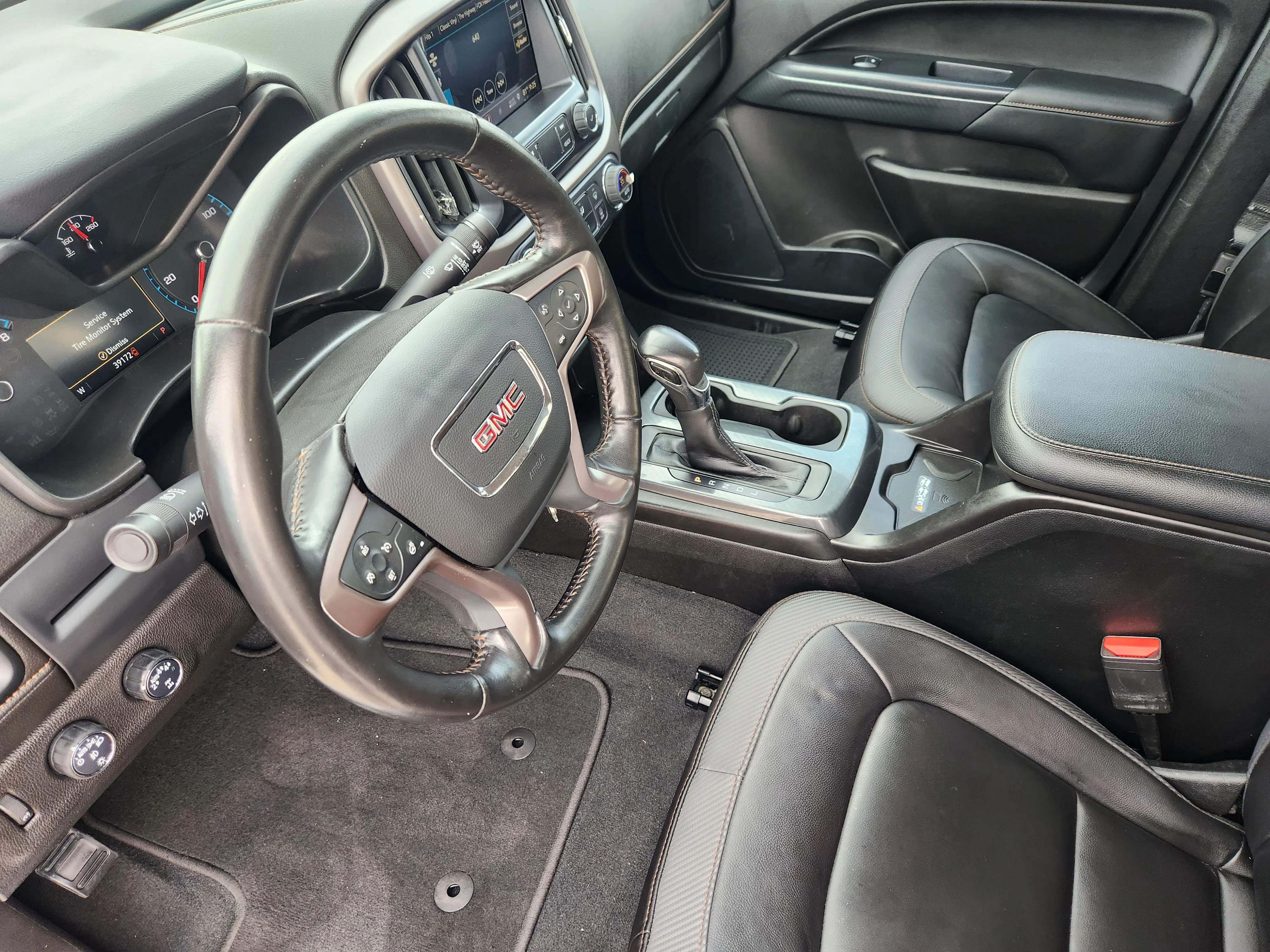 Used 2022 Summit White GMC AT4 w/Leather image 14