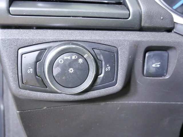 Used 2013 Gray Ford SE image 23