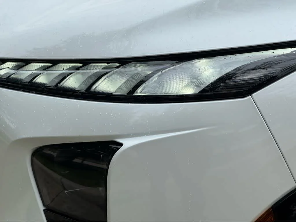 New 2027 RADIANT WHITE INFINITI Luxe AWD image 5