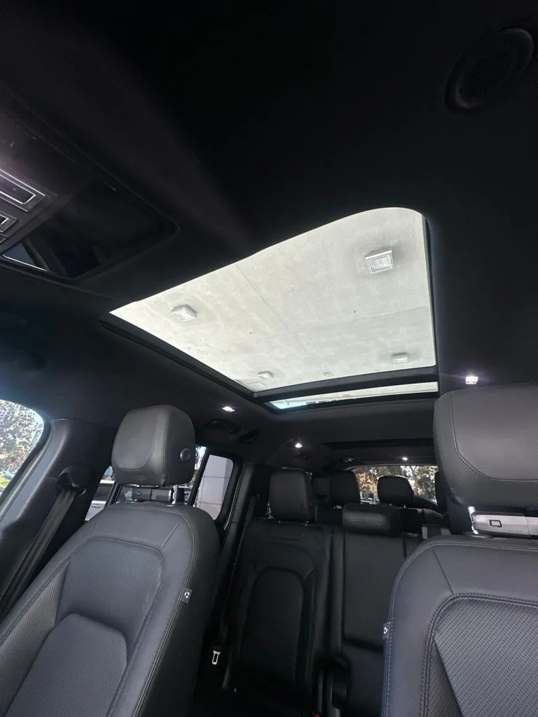 Certified Used 2023 Green Land Rover SE image 6