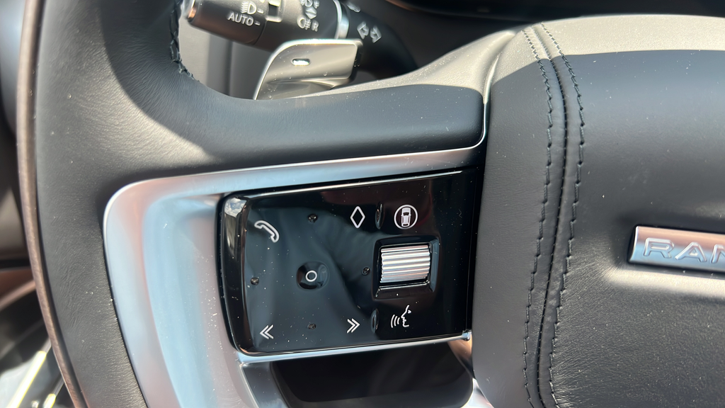 New 2026 Gold Land Rover SE image 32