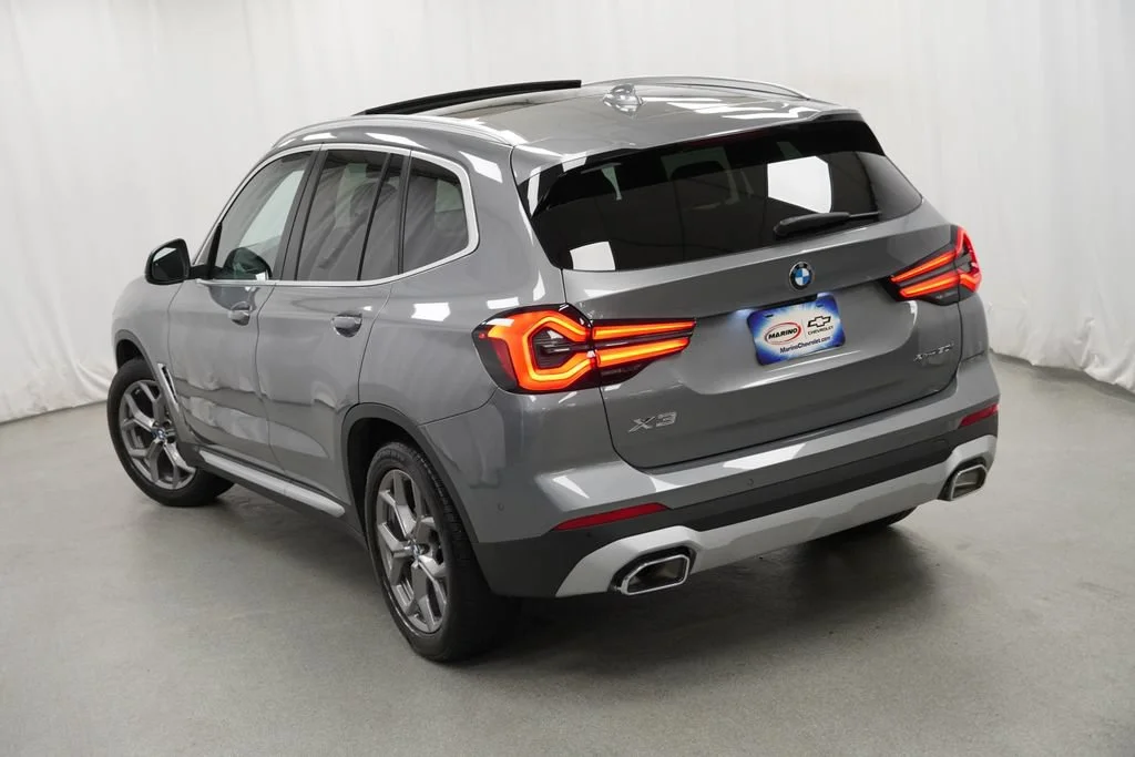 Used 2024 Gray BMW xDrive30i image 39