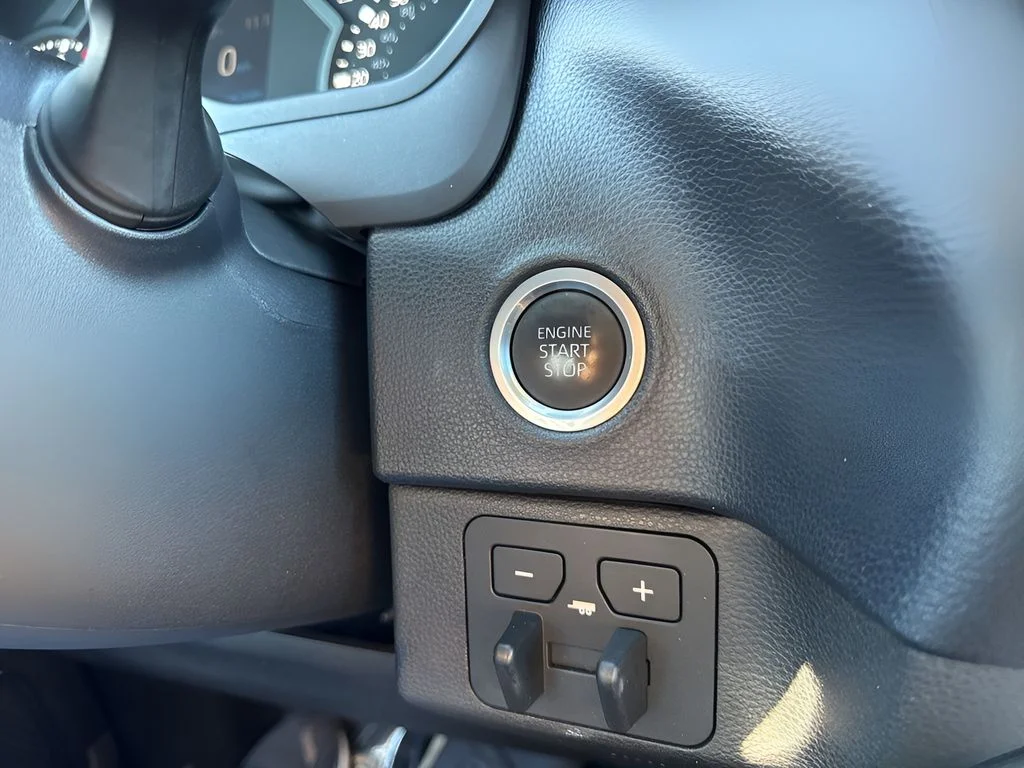 Used 2023 White Toyota SR5 image 19