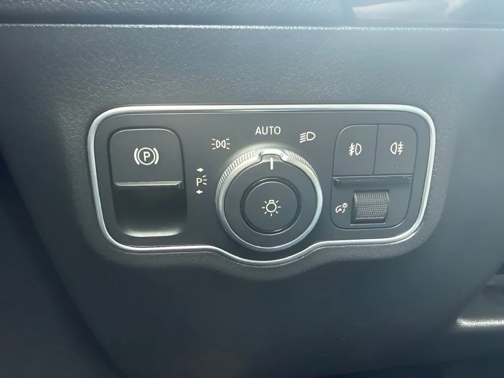 Used 2025 Black Mercedes-Benz GLA 250 image 22