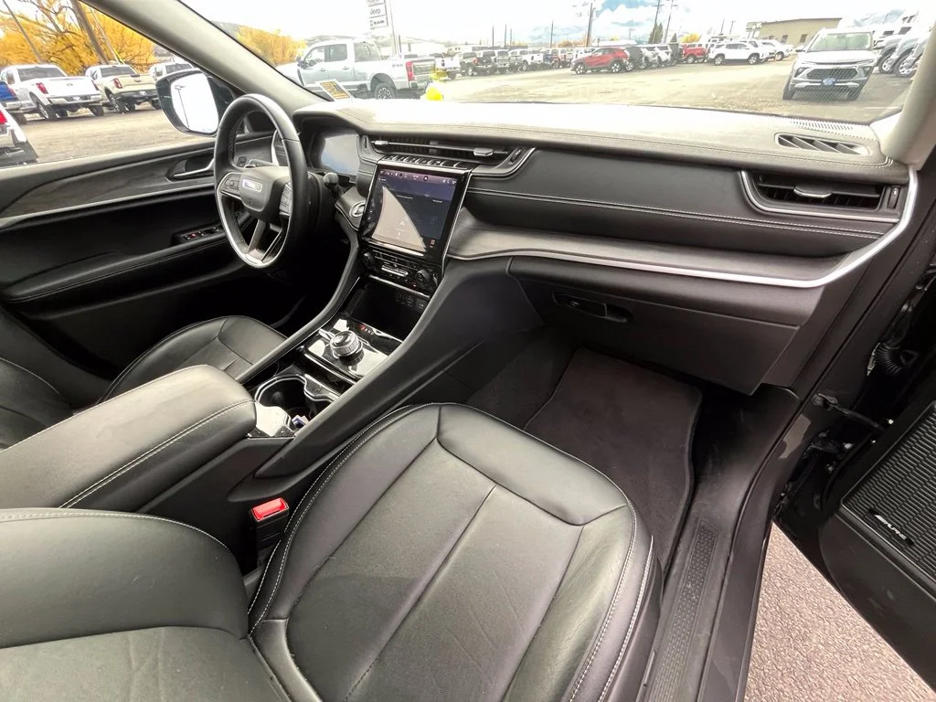 Used 2022 Gray Jeep Limited image 18