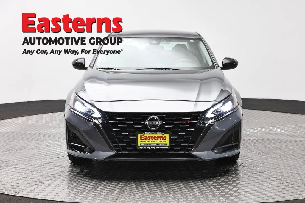 Used 2023 Gray Nissan 2.5 SR image 2
