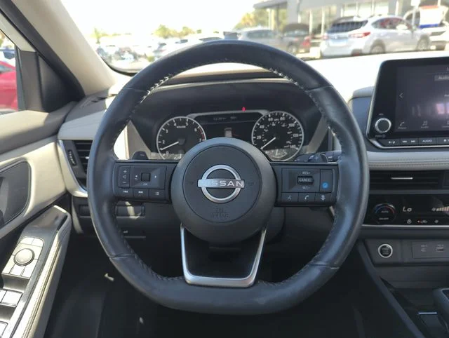 Used 2023 White Nissan SV image 26