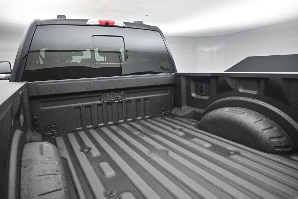 New 2026 Agate Black Metallic Ford XLT image 23