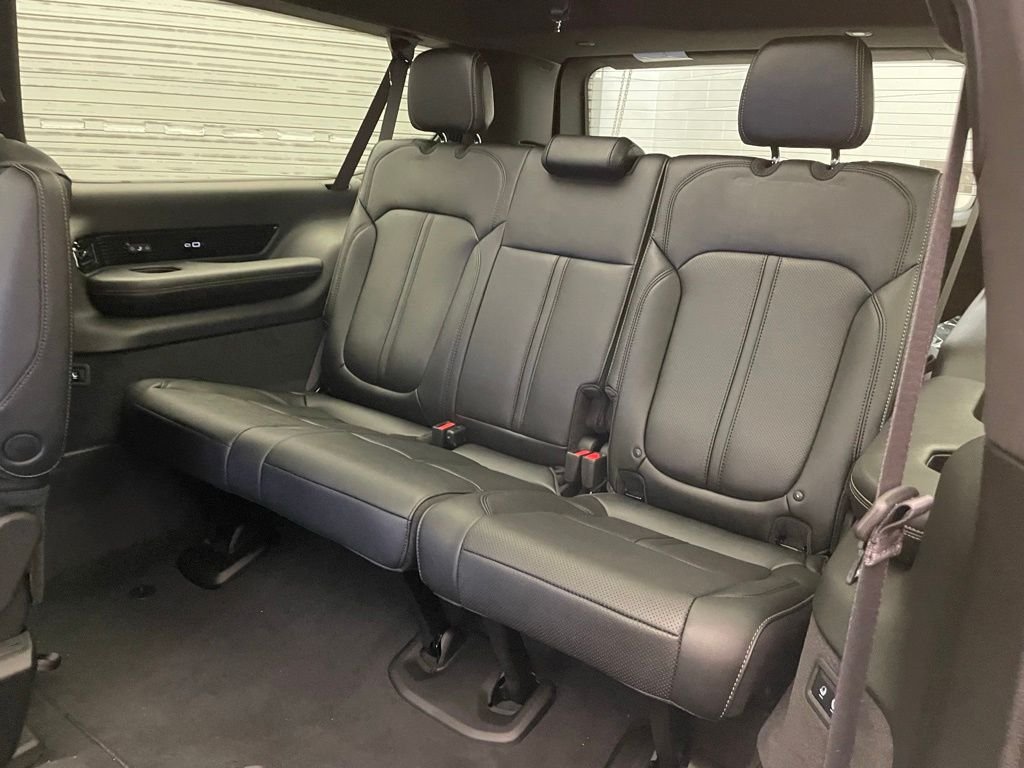 New 2026 Fathom Blue Pearl-Coat Exterior Paint (Late Availability) Jeep Summit Obsidian image 24