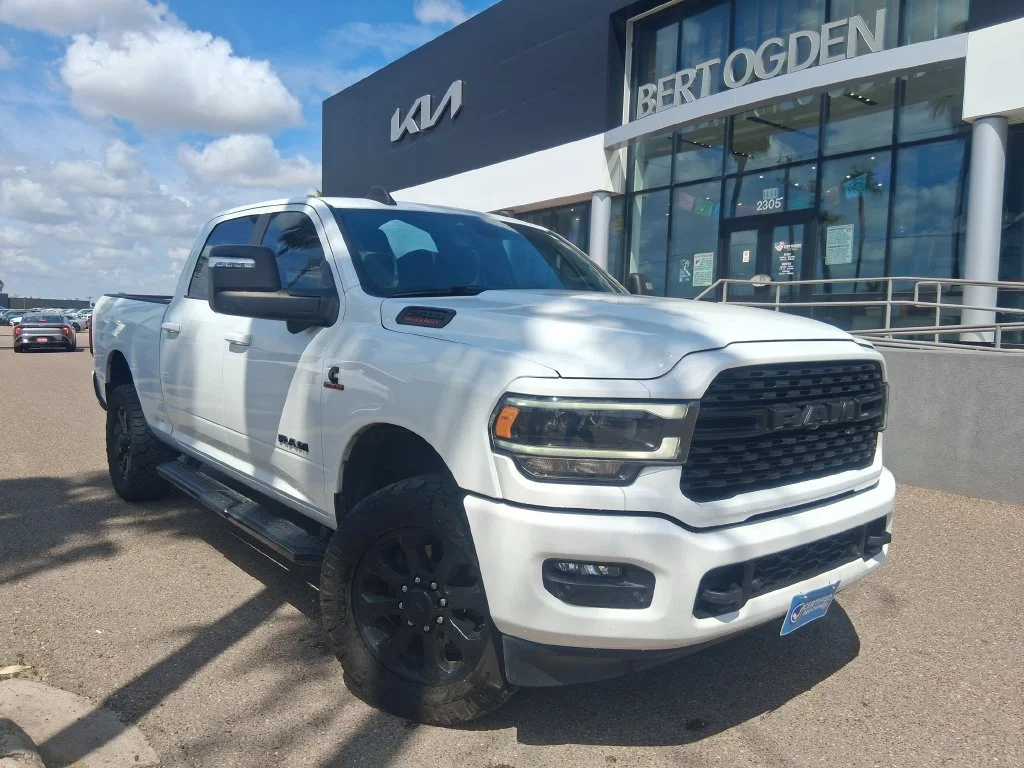 Used 2023 White Ram Big Horn image 1