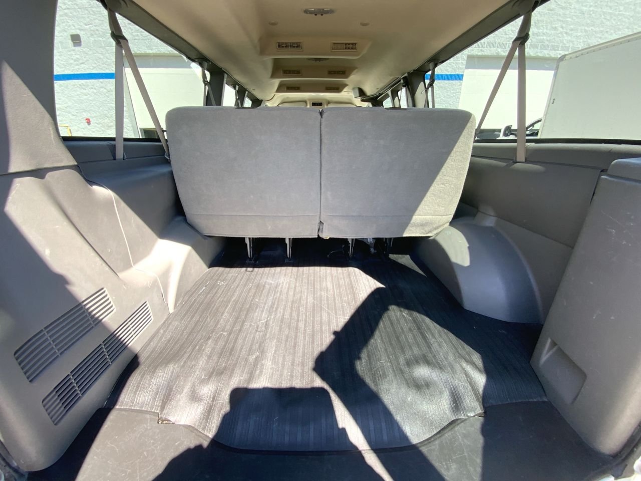 2022 Chevrolet Express Passenger LS - Photo 37