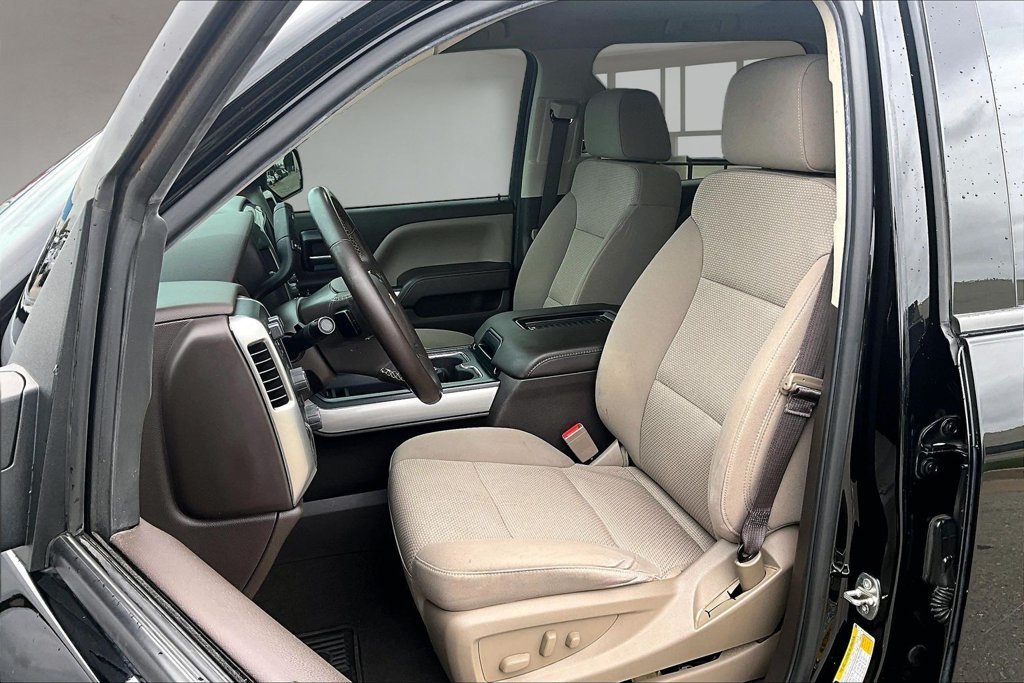 Used 2018 Black Chevrolet LT image 25
