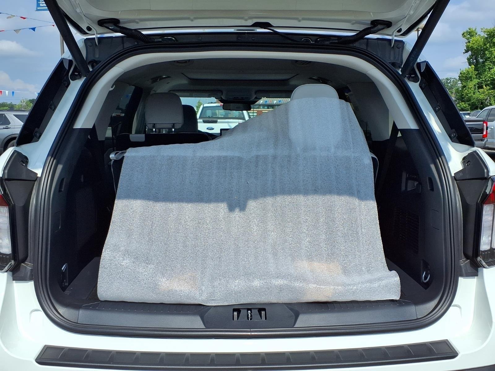 New 2026 Star White Metallic Tri-Coat Ford Platinum™ image 33