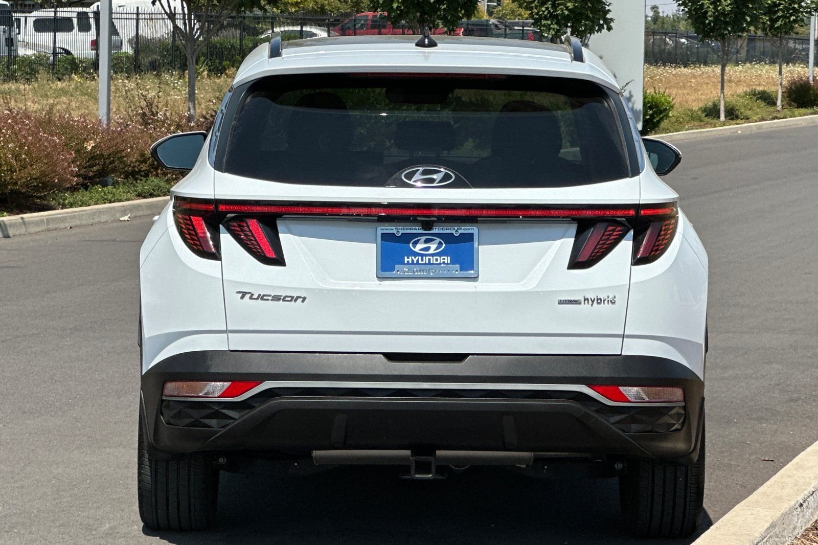 Used 2024 White Hyundai SEL Convenience image 4