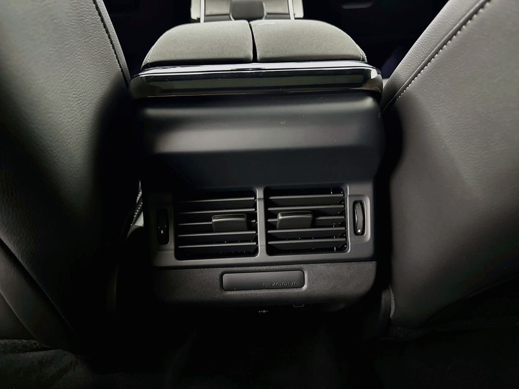 New 2026 Fuji White Land Rover Hoxton Edition image 26