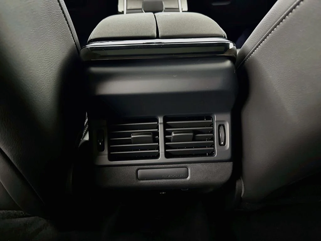 New 2026 Fuji White Land Rover Hoxton Edition image 26