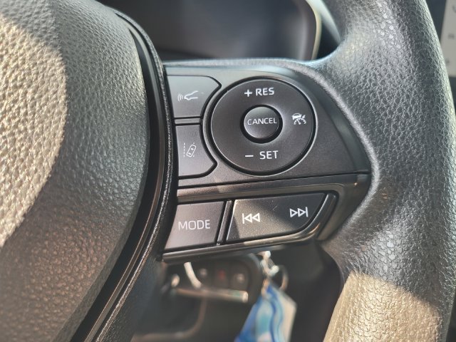 Used 2025 White Toyota LE image 27