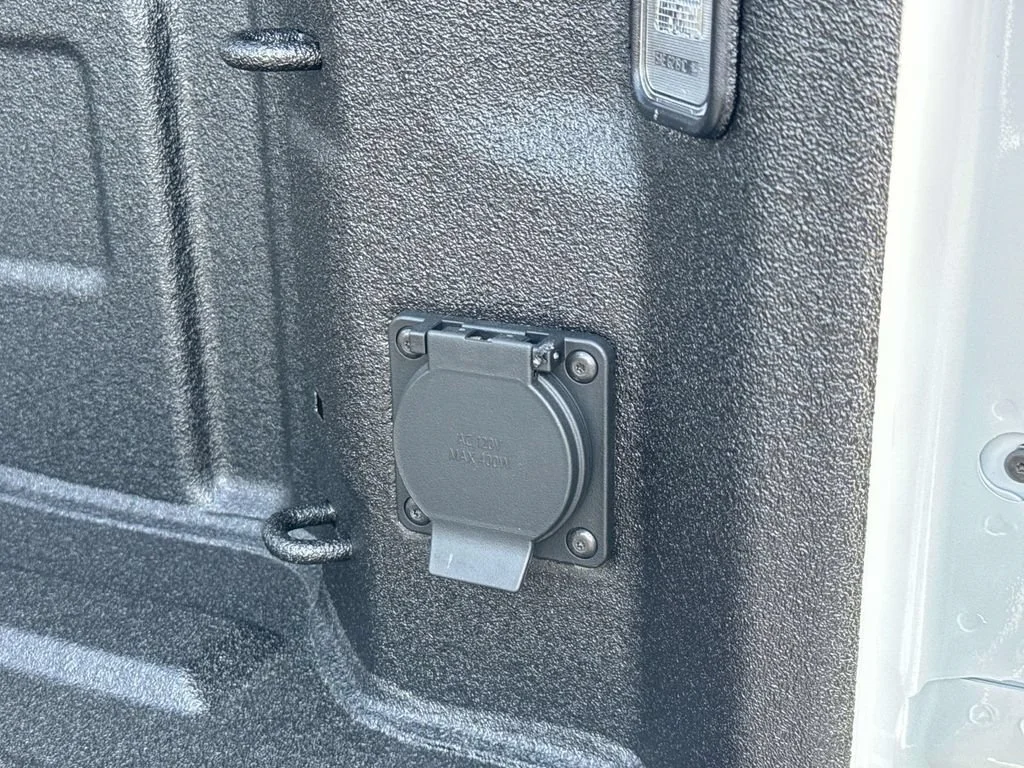 2026 GMC Sierra 1500 AT4X - Photo 20