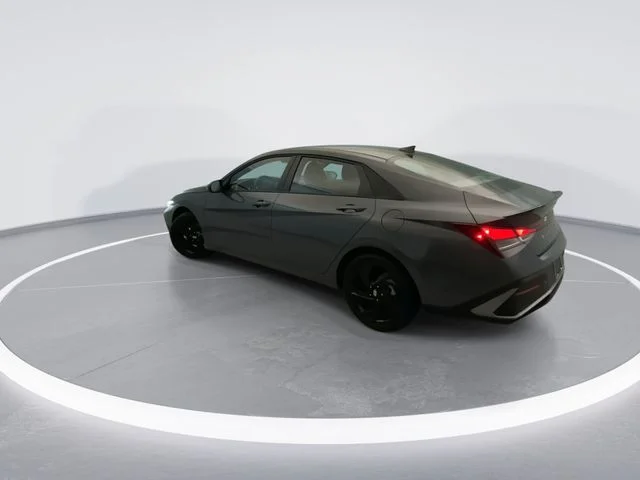 Used 2026 Gray Hyundai SEL Sport image 4