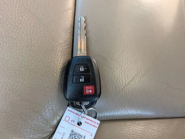 Used 2021 White Toyota SR5 image 29