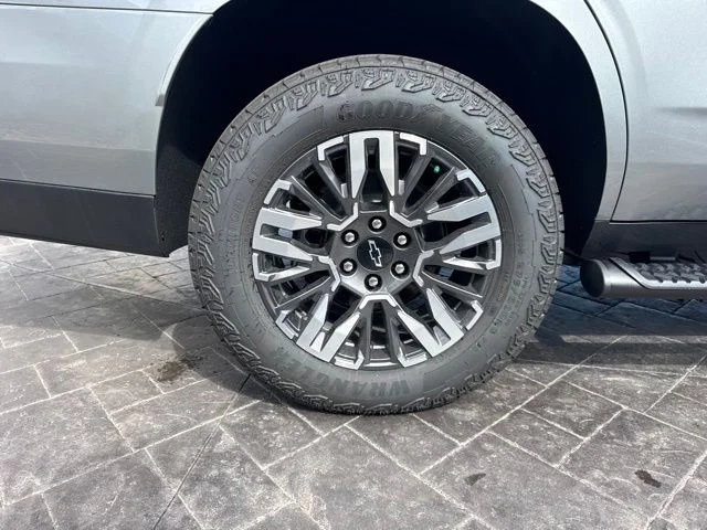 New 2026 Gray Chevrolet Z71 image 6